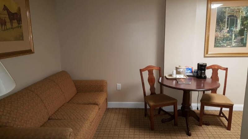 Inn On Broadway Downtown/Keeneland/Medical Center Лексингтон Экстерьер фото